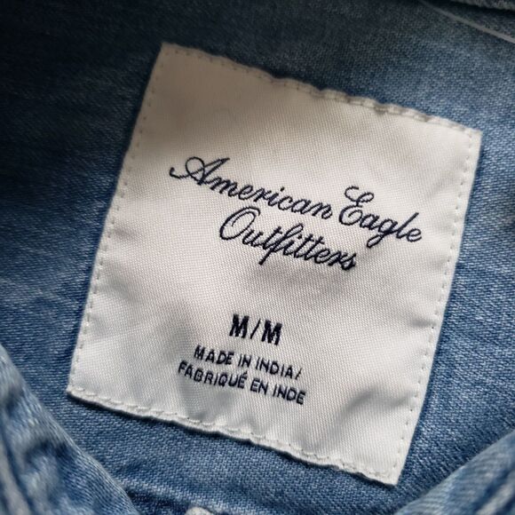 American Eagle Boyfriend Chambray Denim Button-Up Shirt Distressed Blue Size M/M - Picture 3 of 6